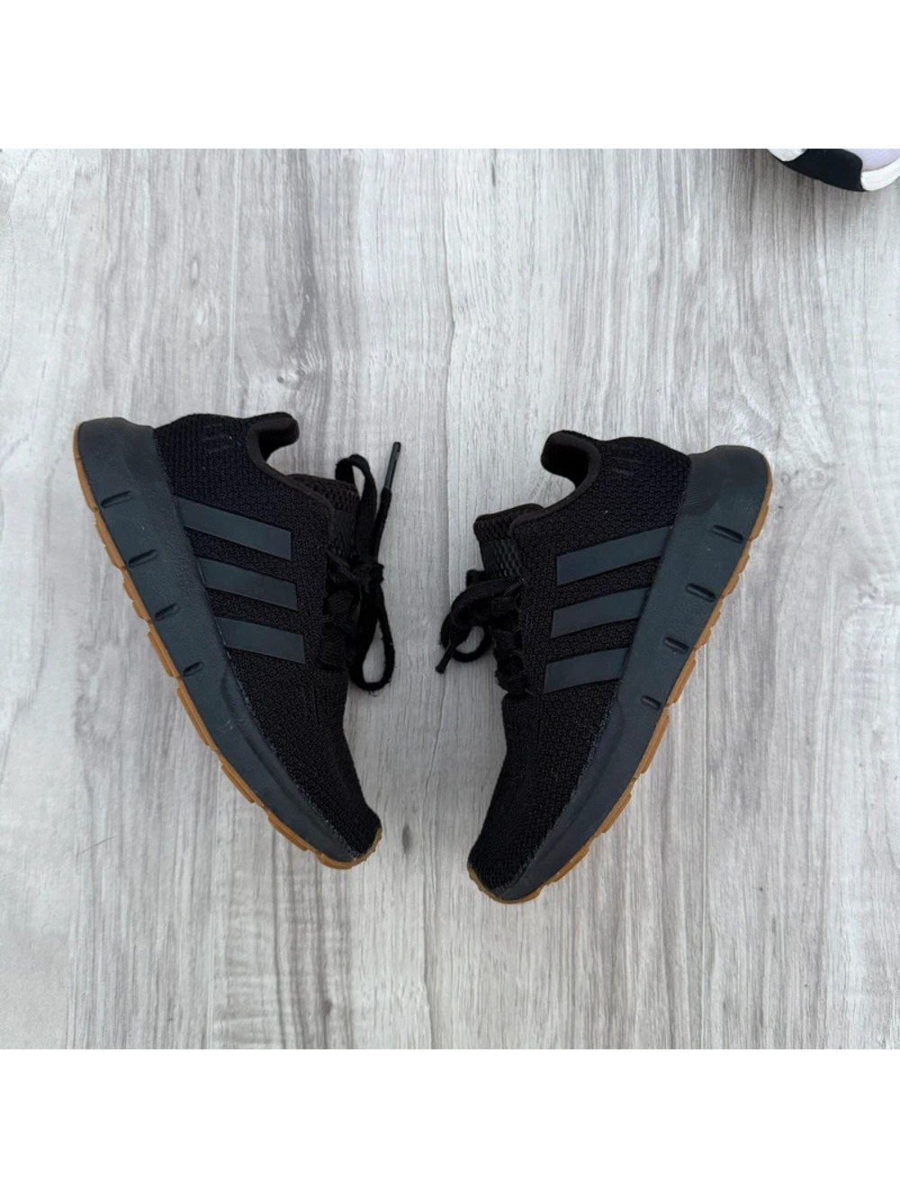 Adidas Swift Run Kids Black Gum Sneakers Size 8.5K
